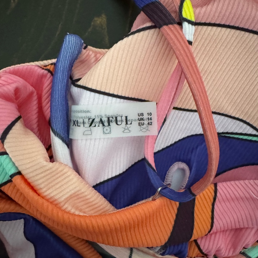 Zaful Colorful Abstract Bikini Set - Picture 5 of 5